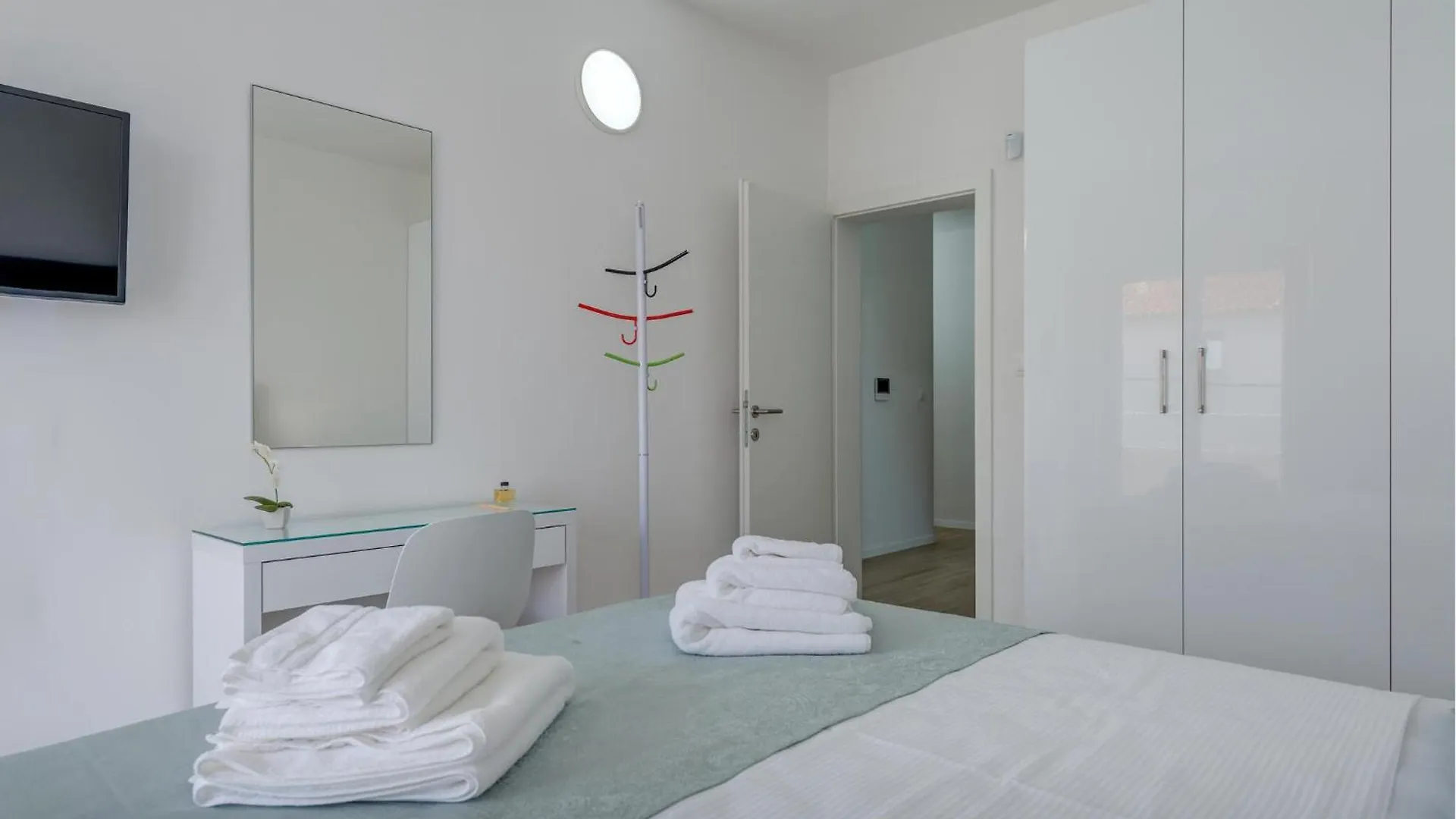 Nice Apartment In Trogir With Wifi 0*,